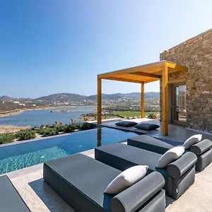 Hotel Panormos Bay Suites